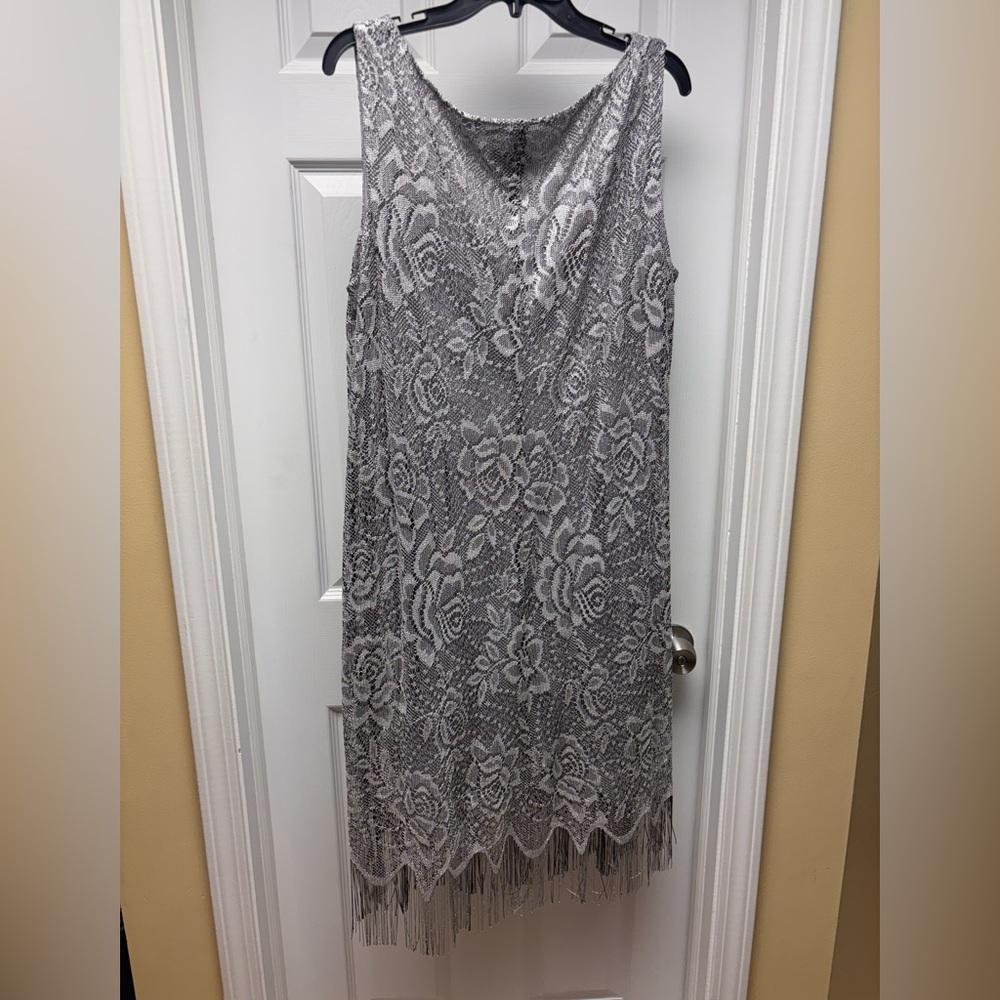 SLNY 2-Piece Metallic Lace Fringe Dress & Jacket Set – Silver (Size 18) - Picture 10 of 11